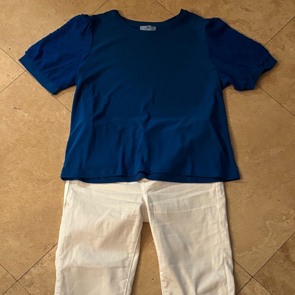 CeCe like new short sleeve blouse